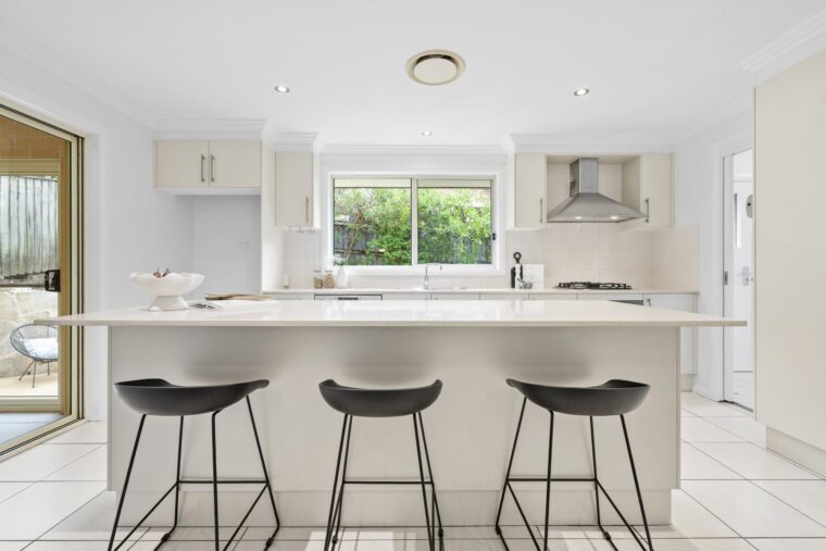 11 Warandoo Street, Hornsby NSW 2077 photo 4